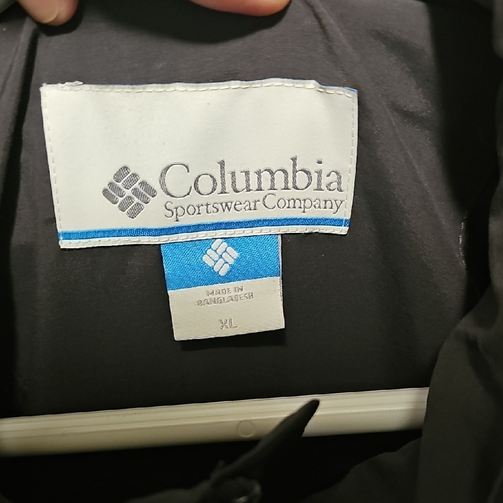 Columbia Men's Black Hooded Jacket - Picture 2 of 3